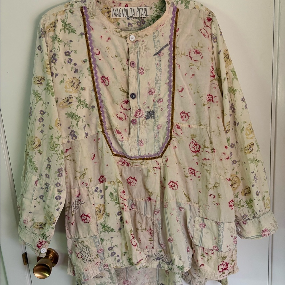 Magnolia Pearl Artist/Poet  Floral Top with Cream and Green Hues